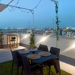 Apartment Attic8, Bari